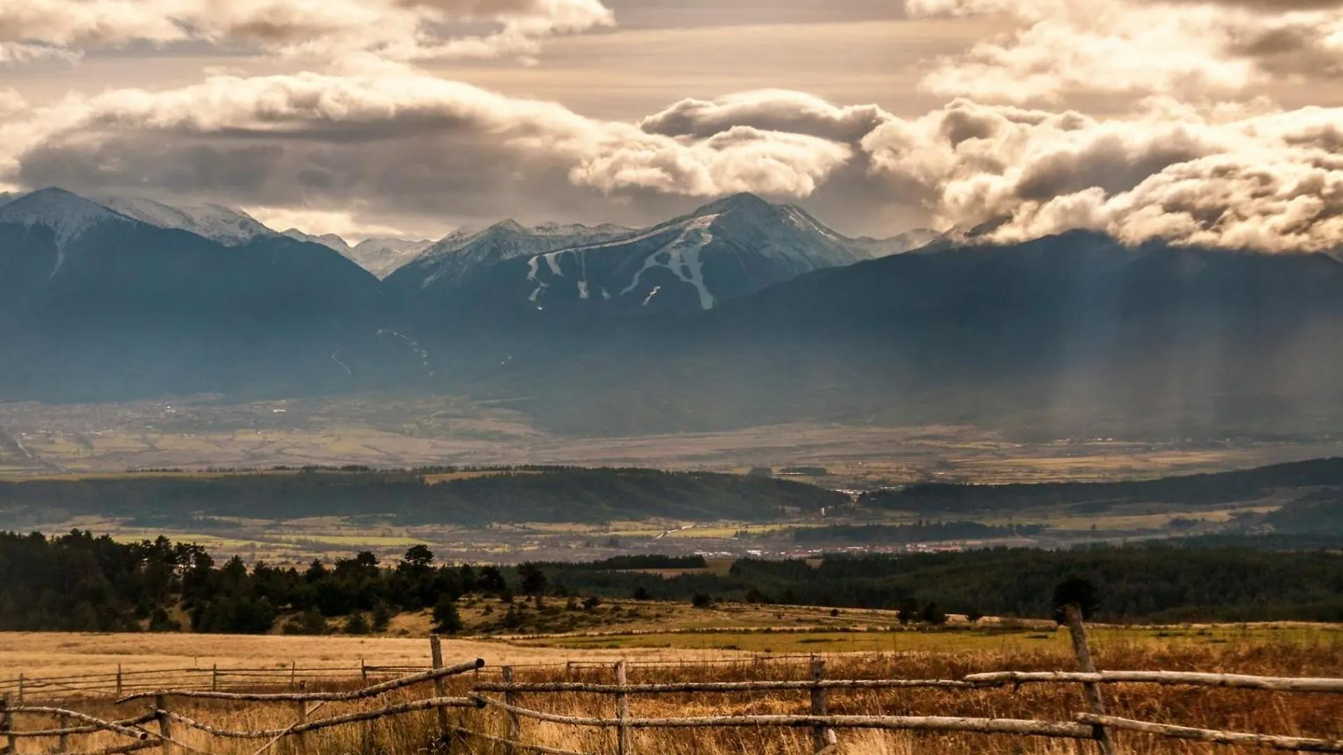 Apartment Bansko Getaway- Ski & Summer Activities , Sleep 6